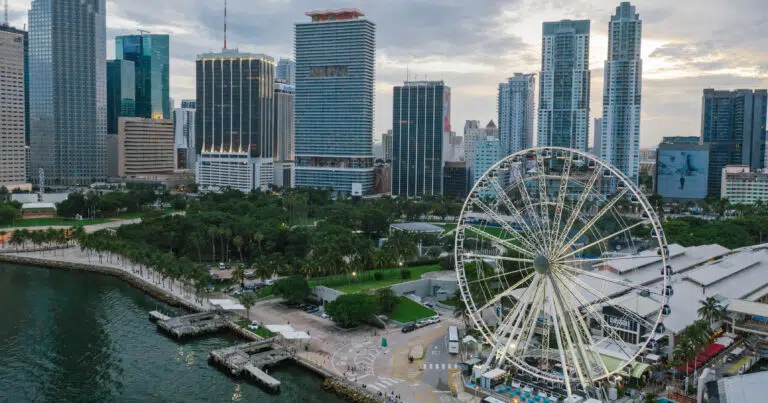 Travel Surgical Tech Jobs in Florida - Up To $3,101/wk