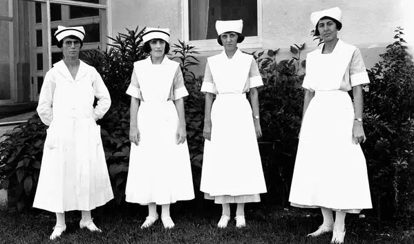 Nurses at Jackson Memorial Hospital in Miami, Florida (1923)