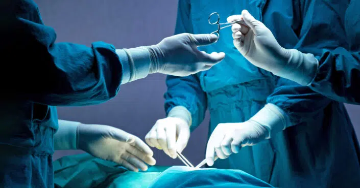 Surgical Technician vs. Surgical Technologist
