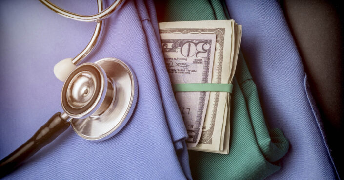 how to make 6 figures as a travel nurse